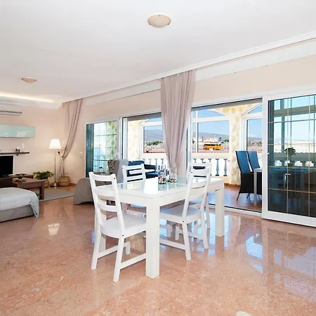 Hills Suites Apartment *