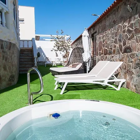Hills Suites Apartment *