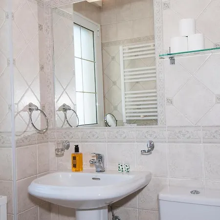 Hills Suites Apartment *